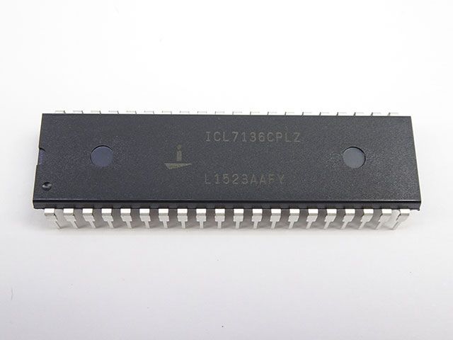 CONTROLADOR PARA DISPLAY LCD DE 3.5 DIGITOS ICL7136CPLZ